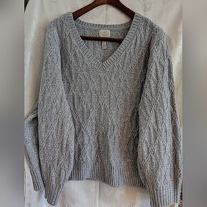St. John's Bay Light Gray Cable V-Neck Sweater